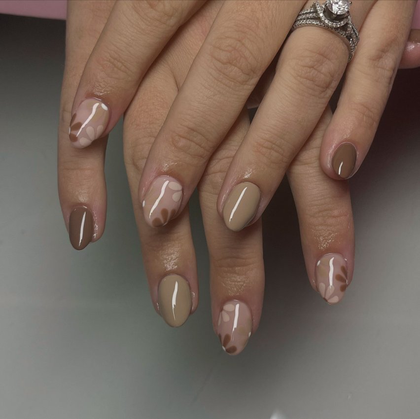 Chic Earthy Nude Floral Nail Inspirations