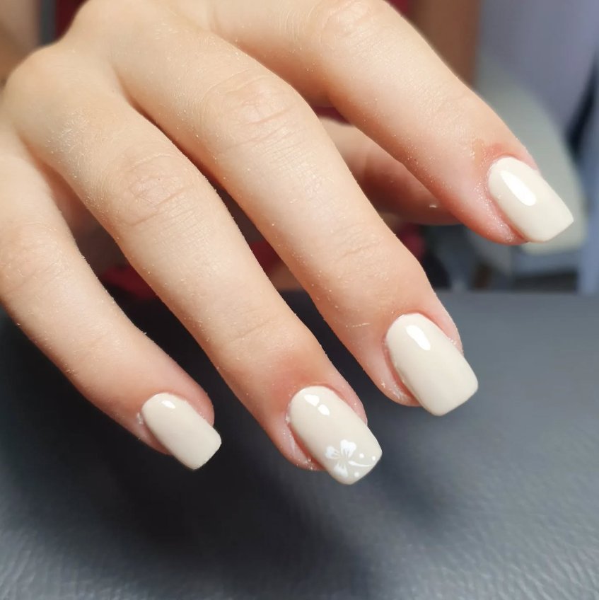 Elegant Minimalist Nude Acrylic Designs