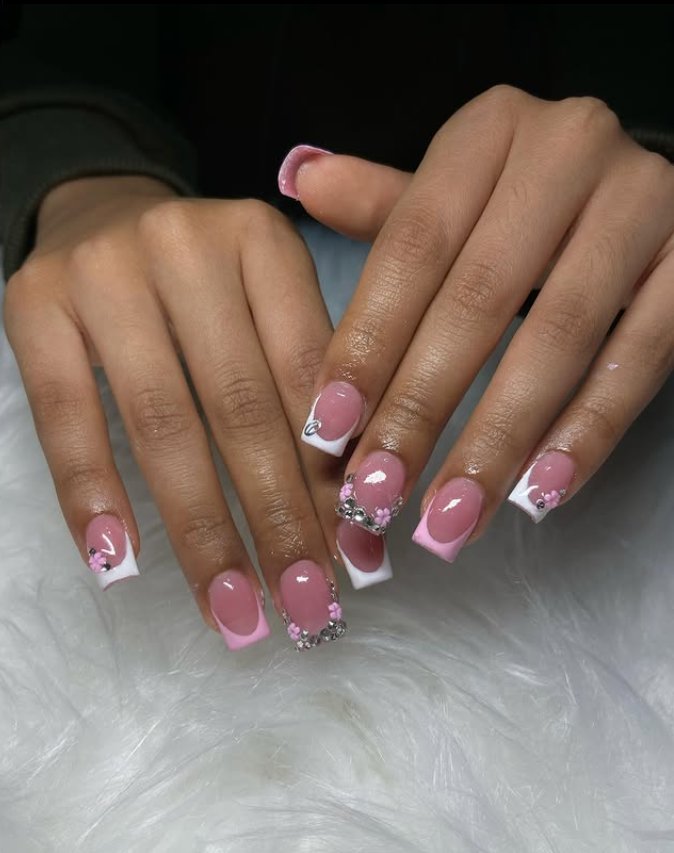 Elegant Pink Nude French Tip Design