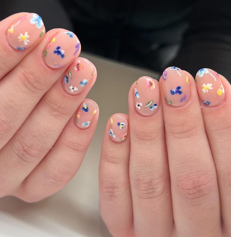 Floral Elegance for Spring Manicures