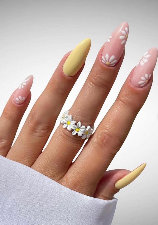 Pastel Yellow Accent Daisy French Tips