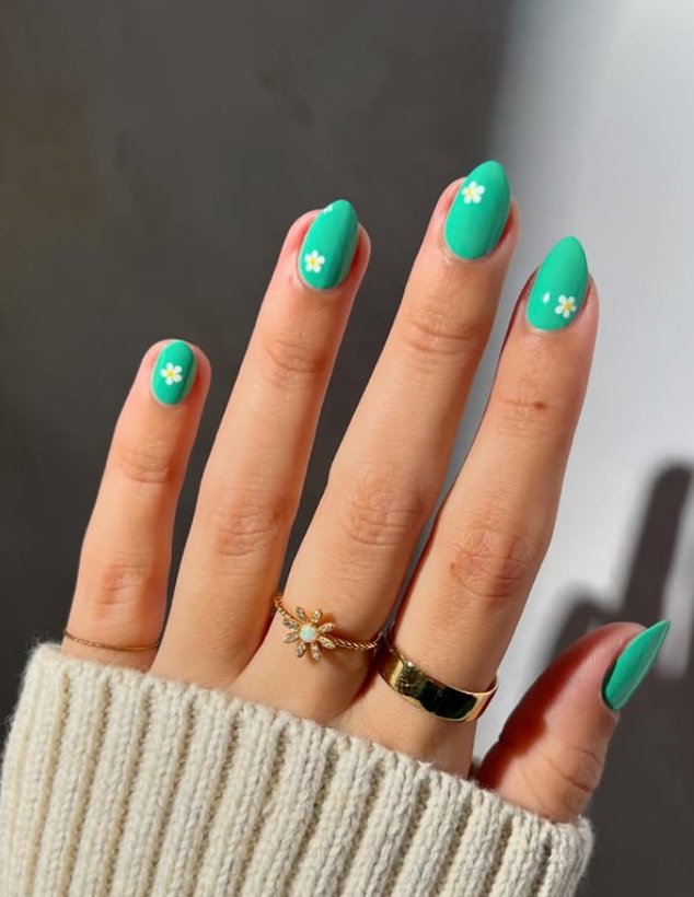 Vibrant Green Daisy Nail Art Design