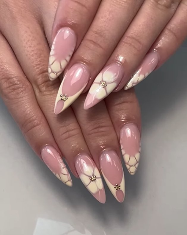 Chic Floral Pink Chrome Design
