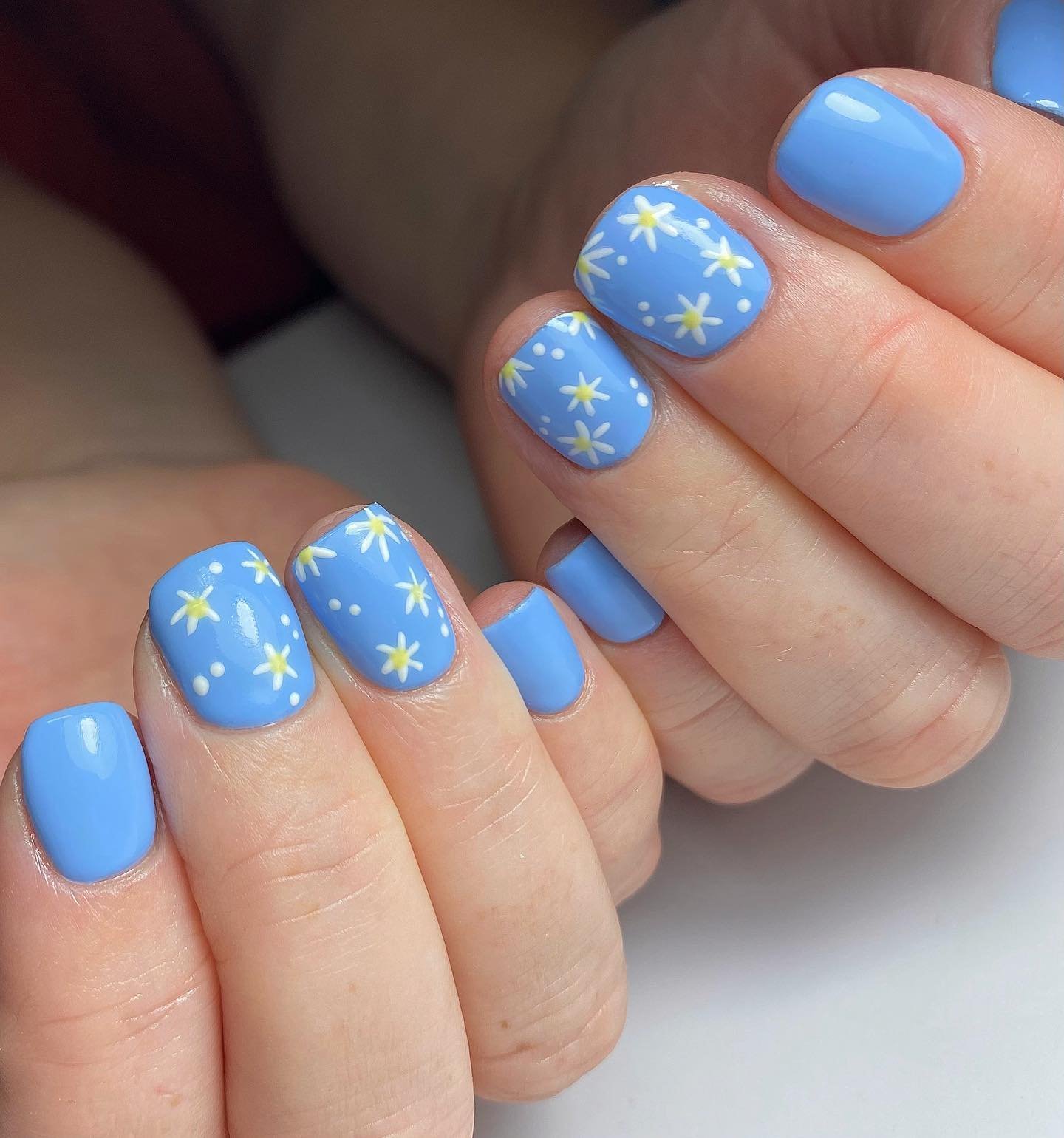 Blue Daisy Nail Design