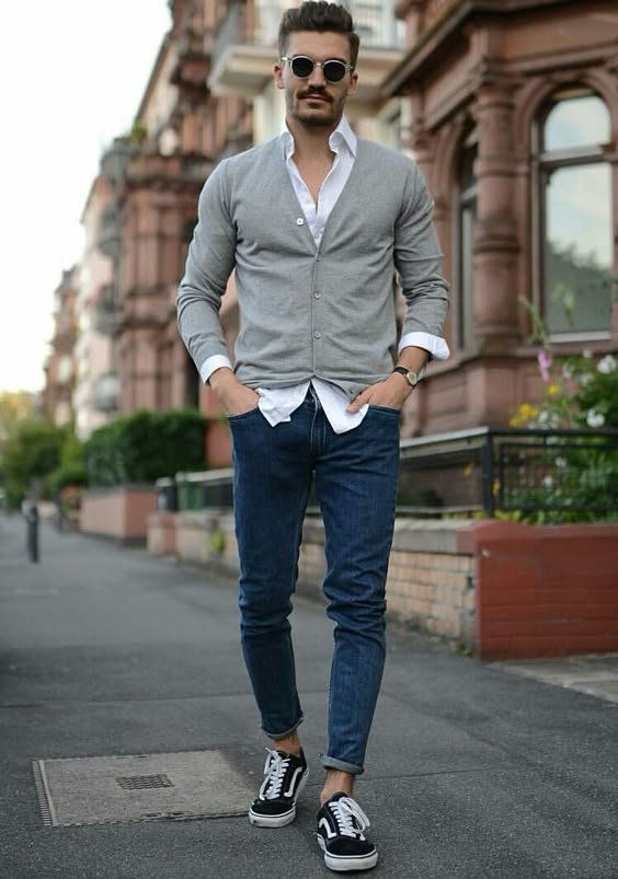 Casual Chic: Cardigan & Denim