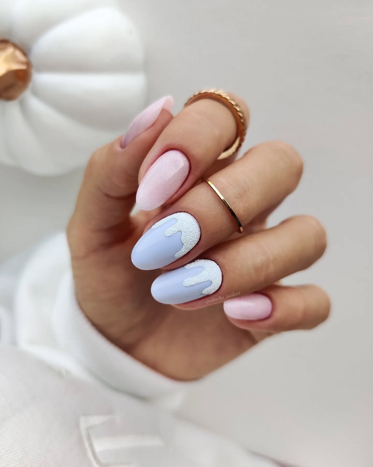 Elegant Pink and Blue Manicure