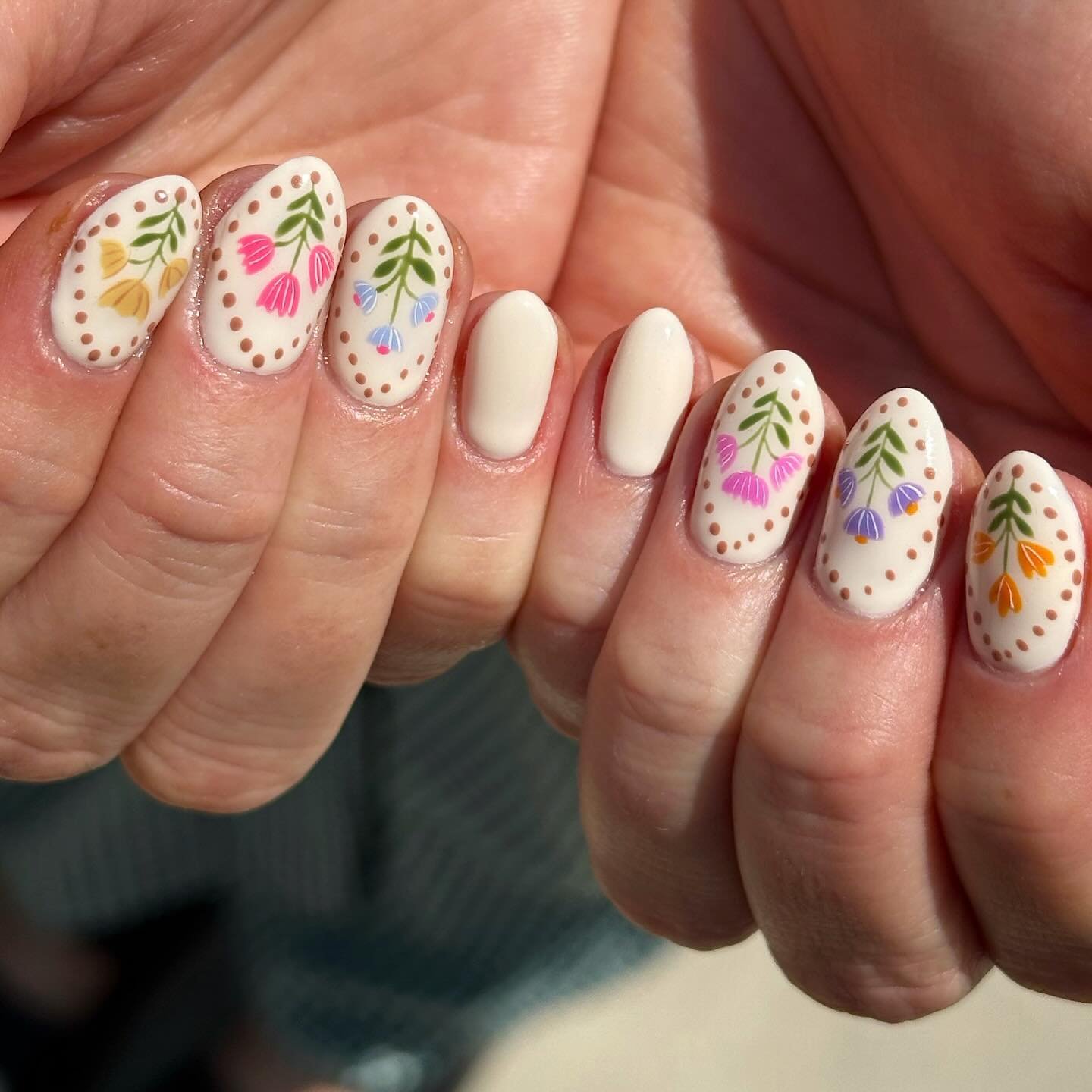 Folk Art Floral Nails