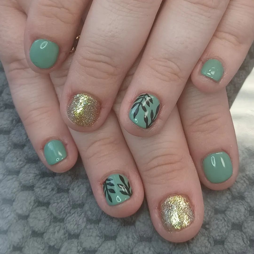 Green and Gold Nails