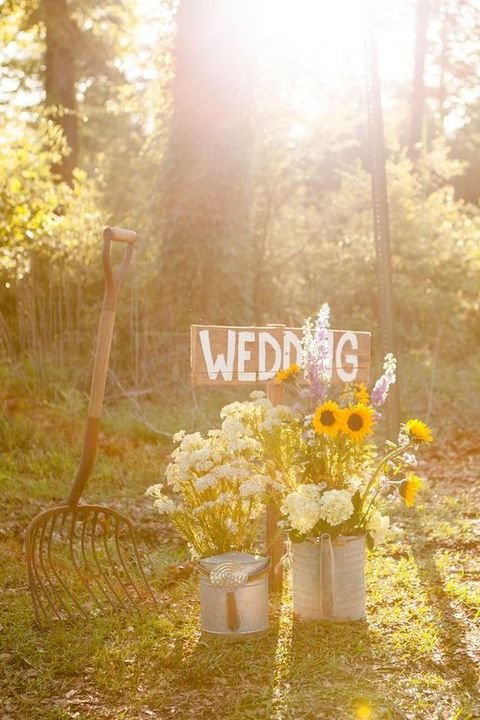 Homemade Wedding Sign Display