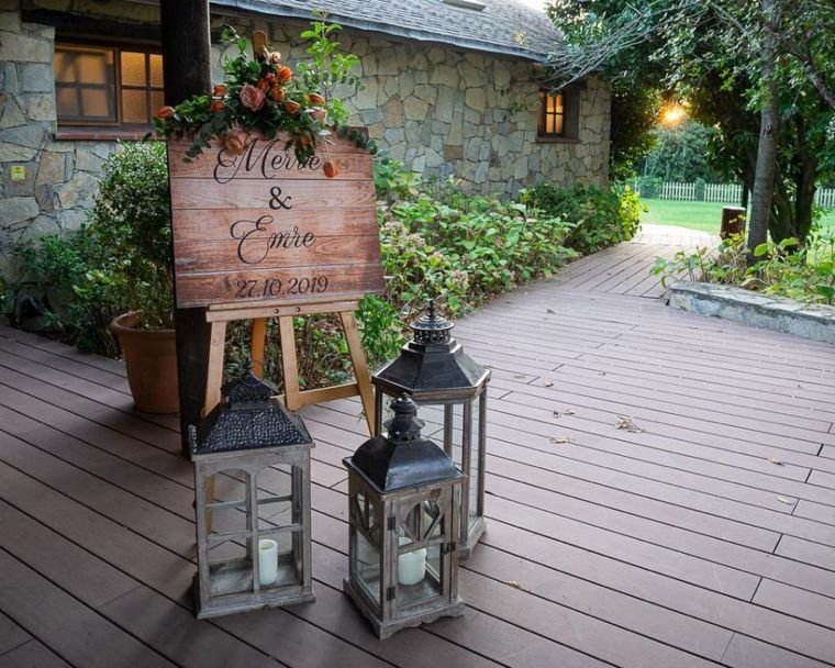 Lantern Entrance Display