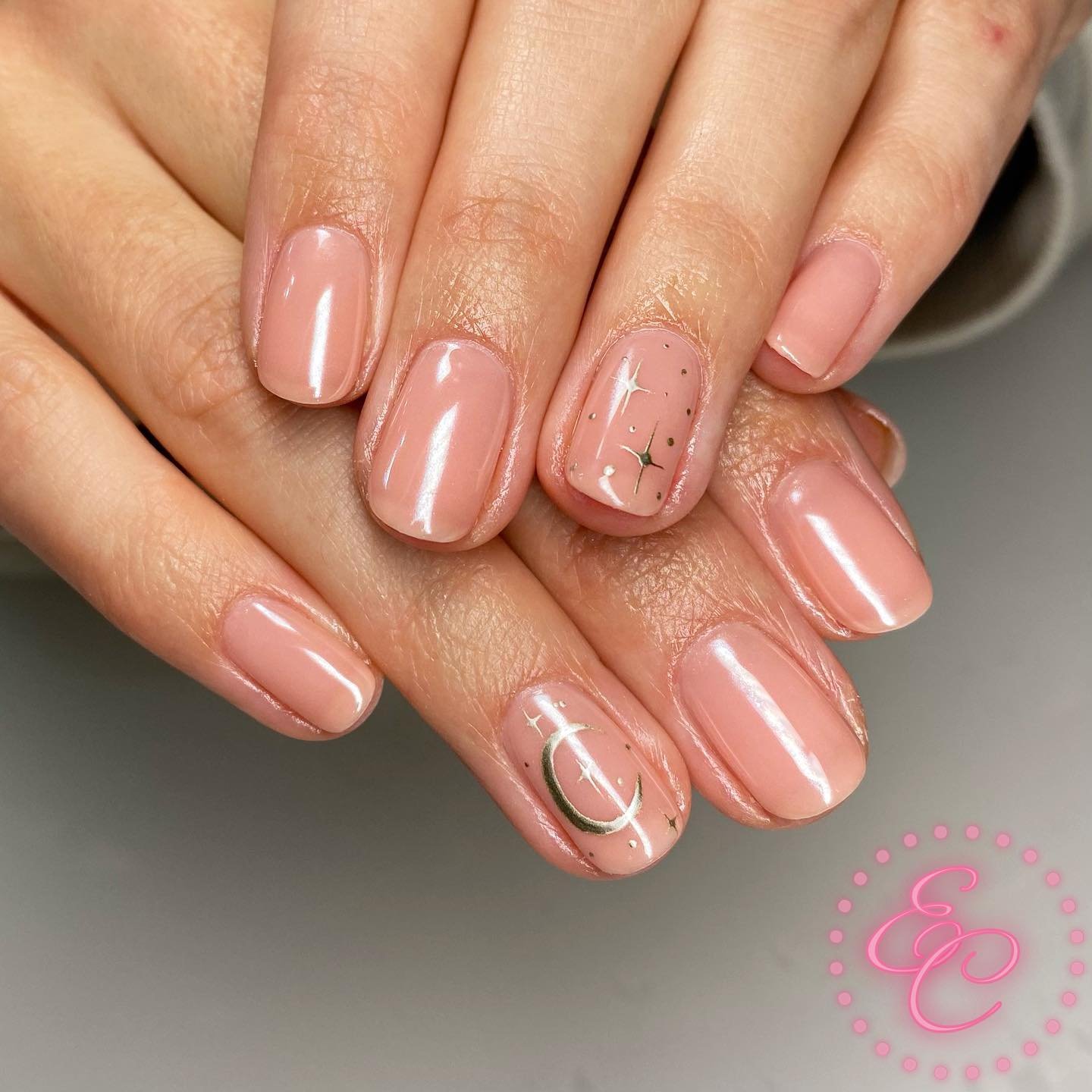Romantic Chrome Nail Designs