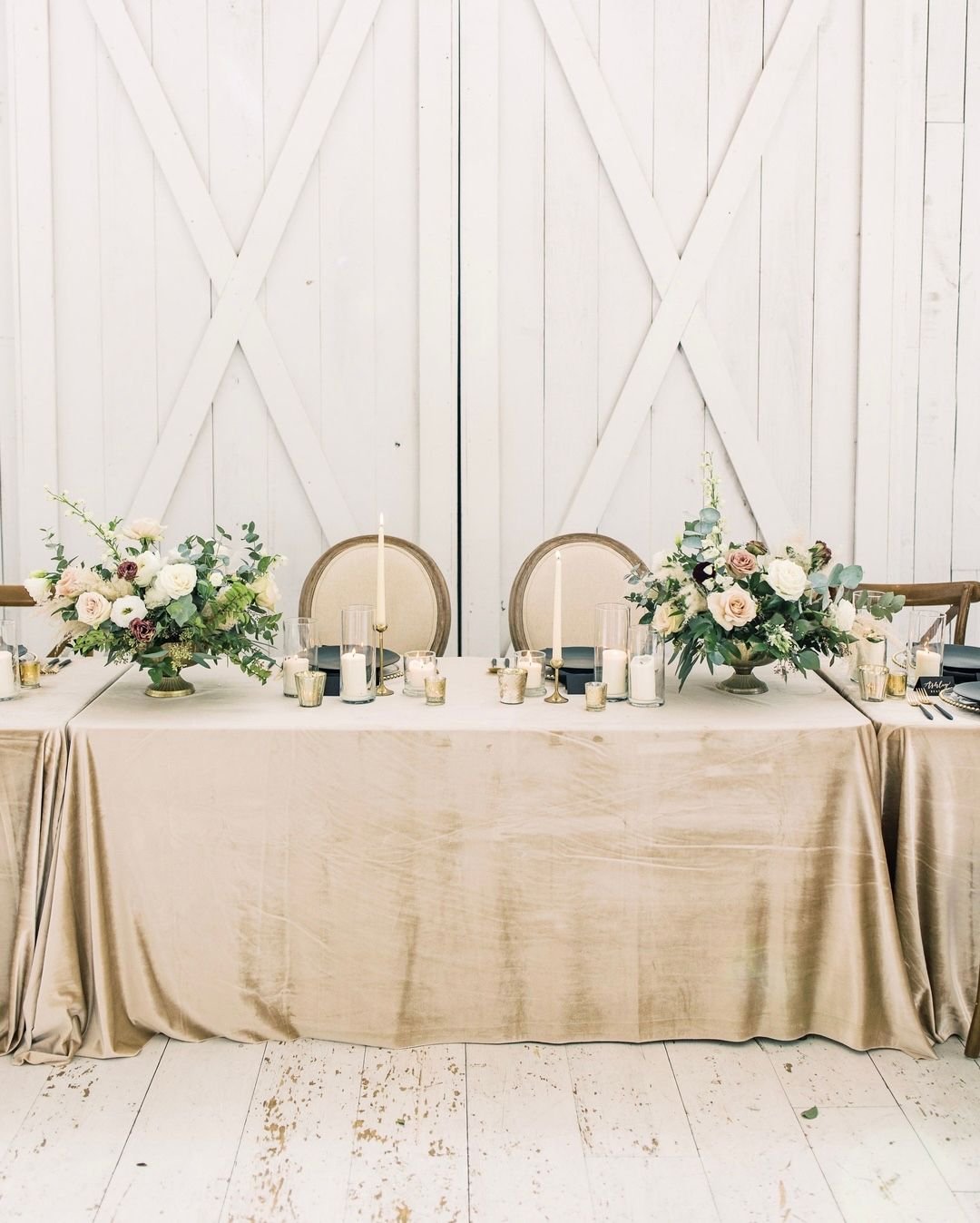 Champagne Wedding Table Decor