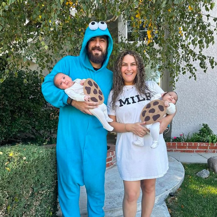 Cookie Monster Family Costumes with Babies