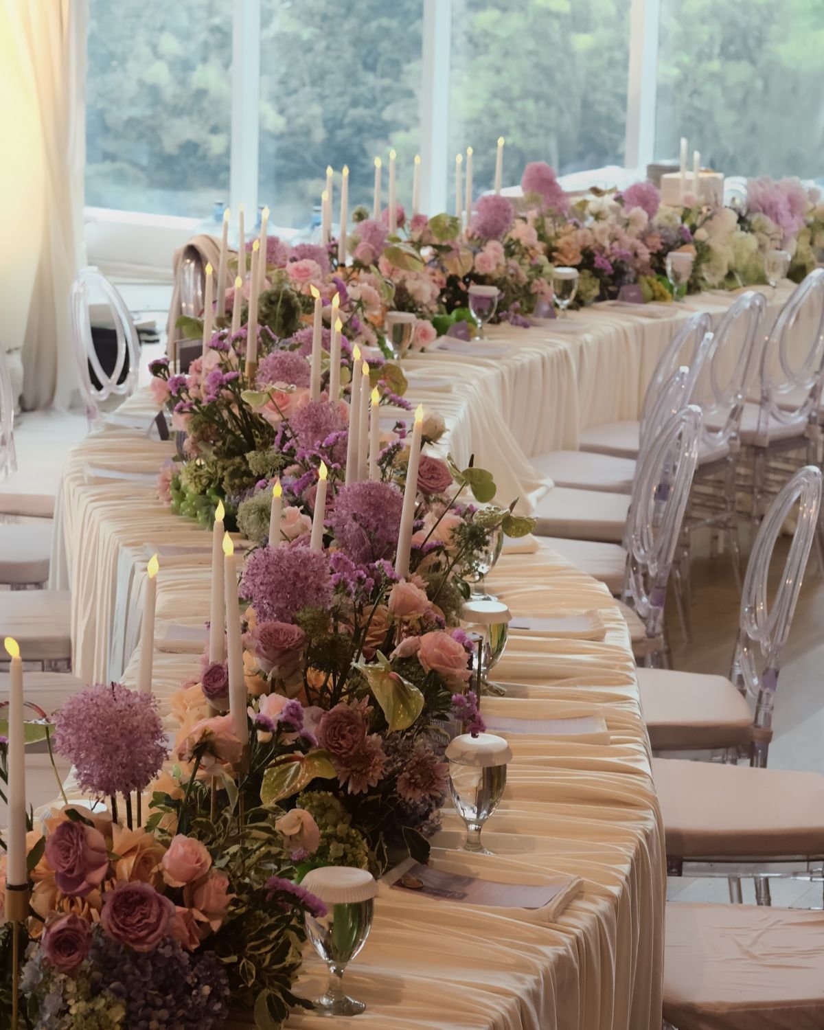 Curved Table Design