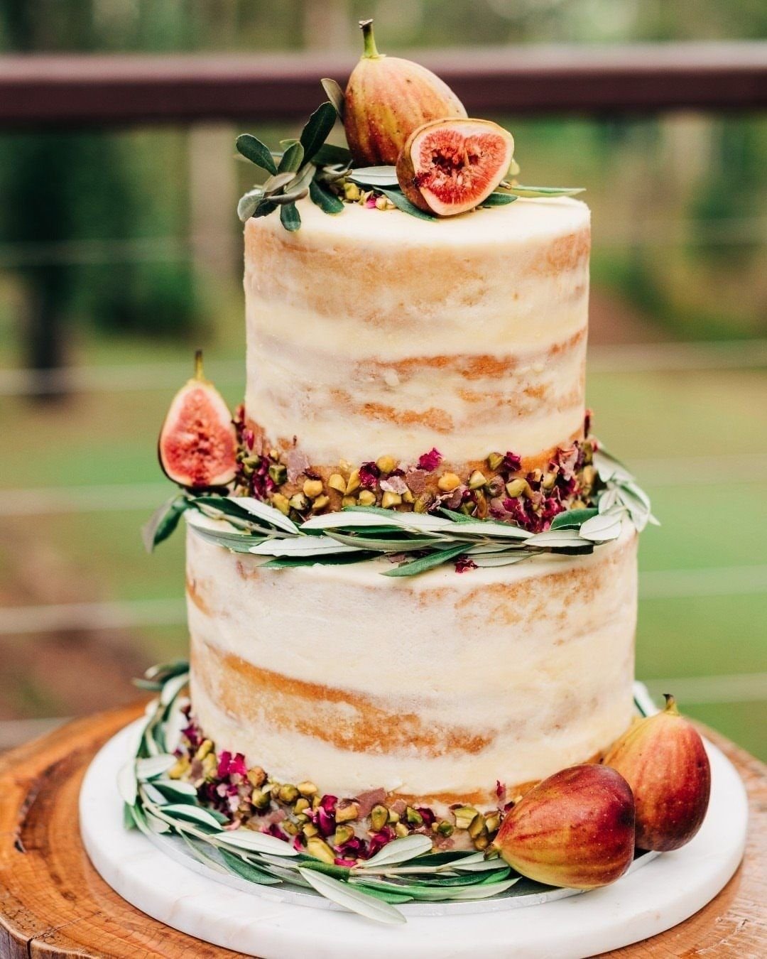 'Fig Decorations on Cakes'