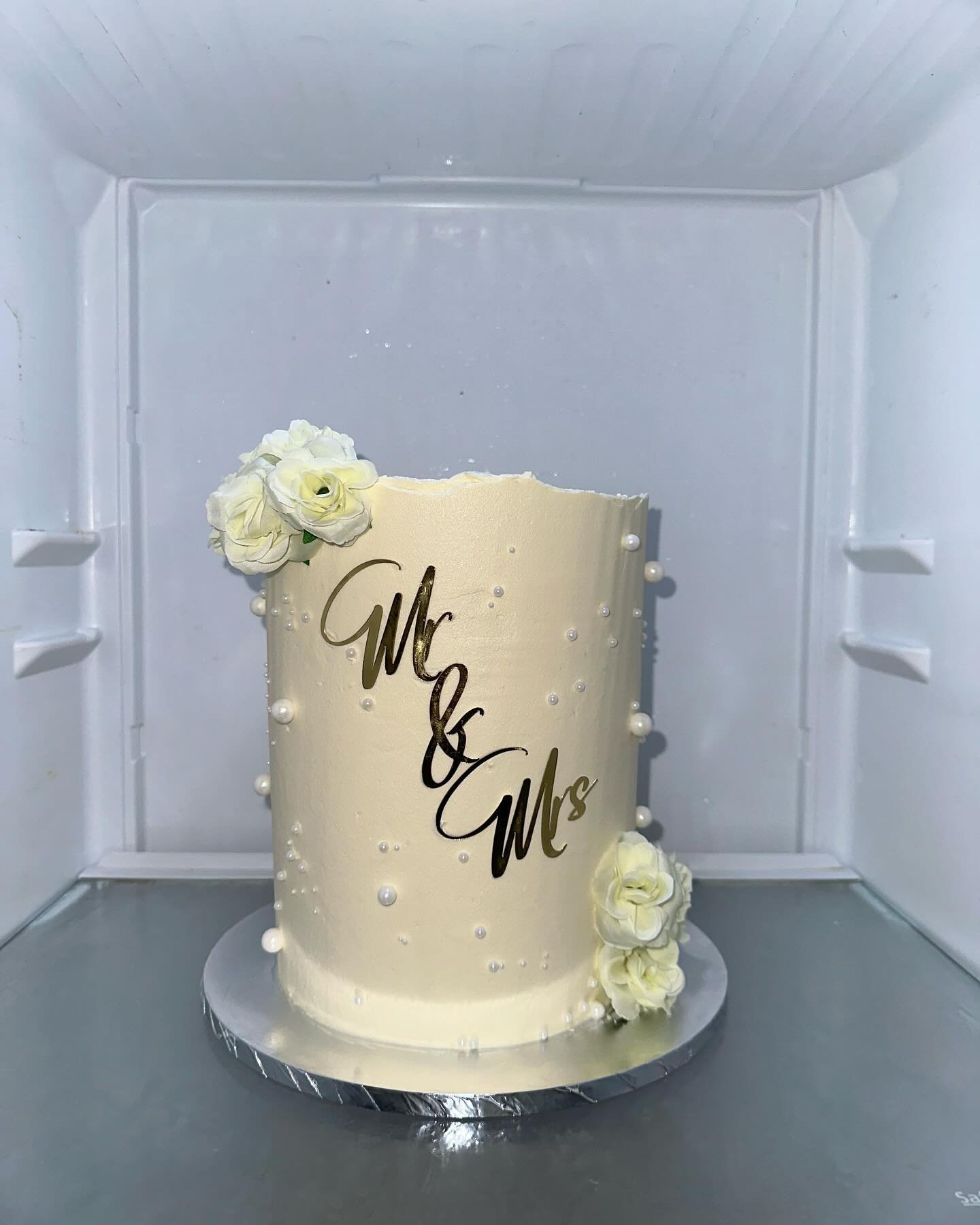 Gold Mr & Mrs Cake