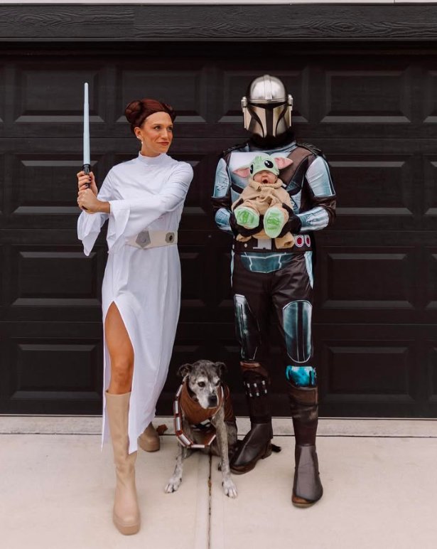 Mandalorian Family Costumes with Baby Yoda