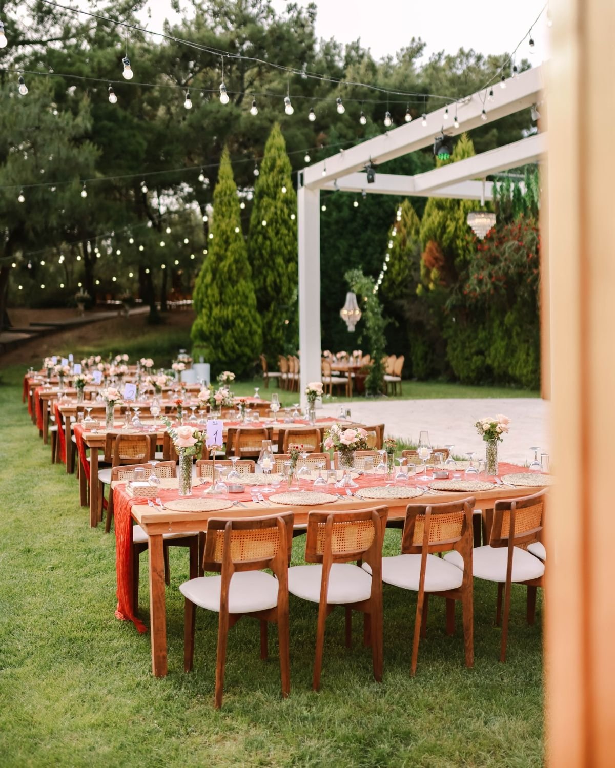 Rustic Garden Wedding Decor