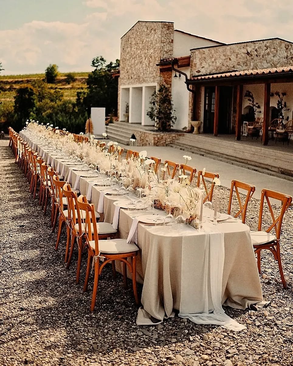 Rustic Off-White Table Setting