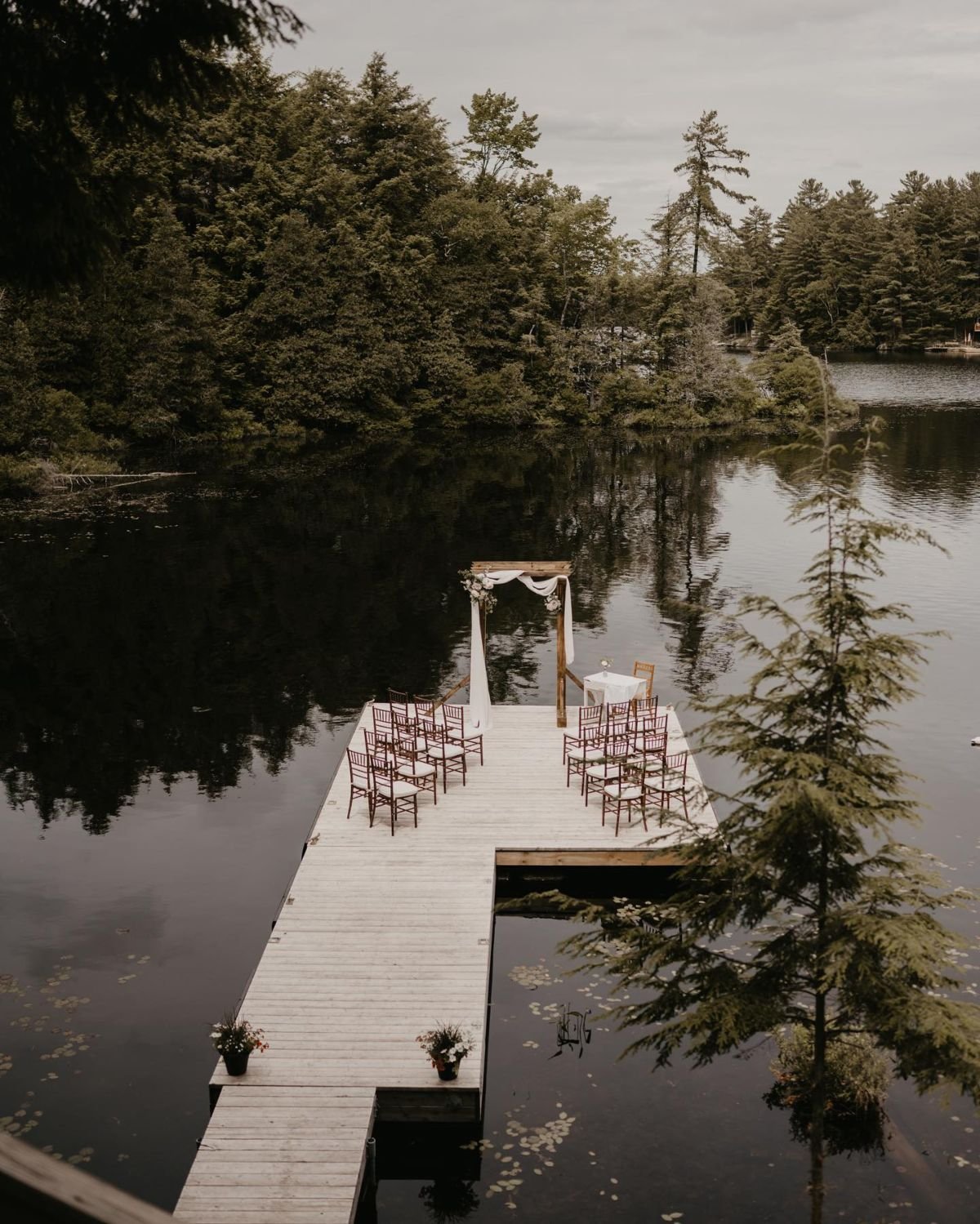 Simple Dock Ceremony Setup