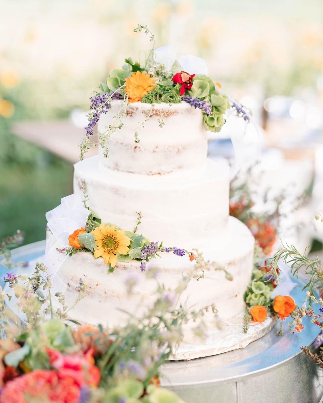 Simple White Cake Decor