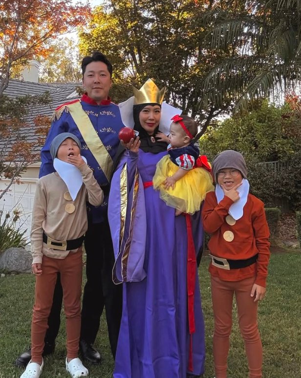 Snow White Family Costumes