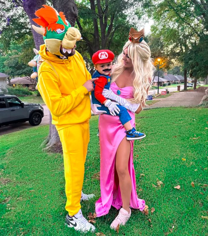 Super Mario Family Costumes