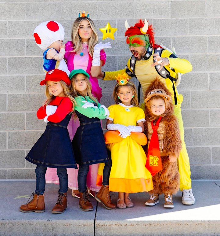 Super Mario Family Group Costumes