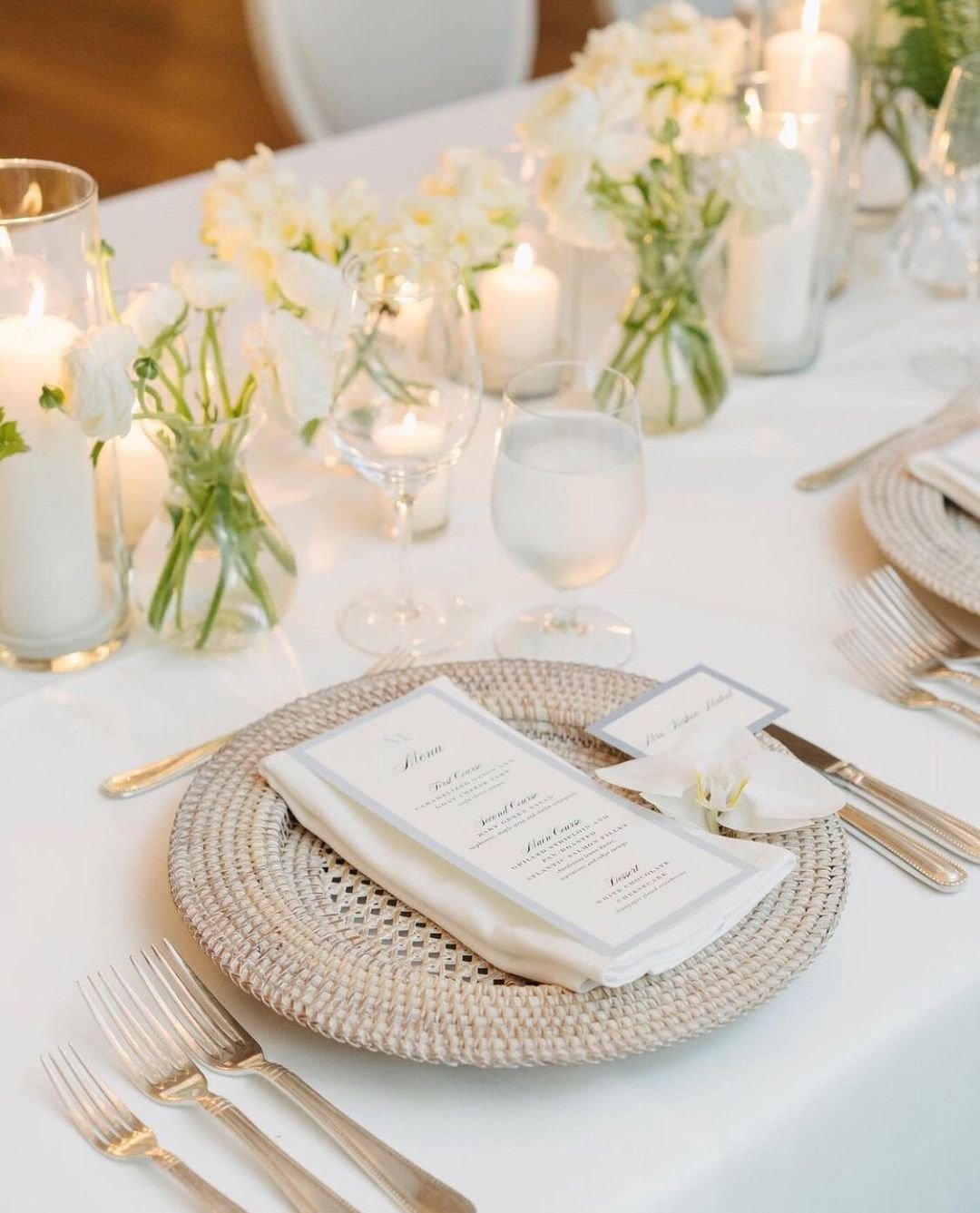 Wicker Plate Table Settings