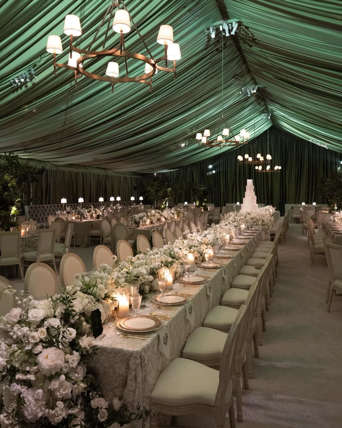 Winter-Themed Tent Decor