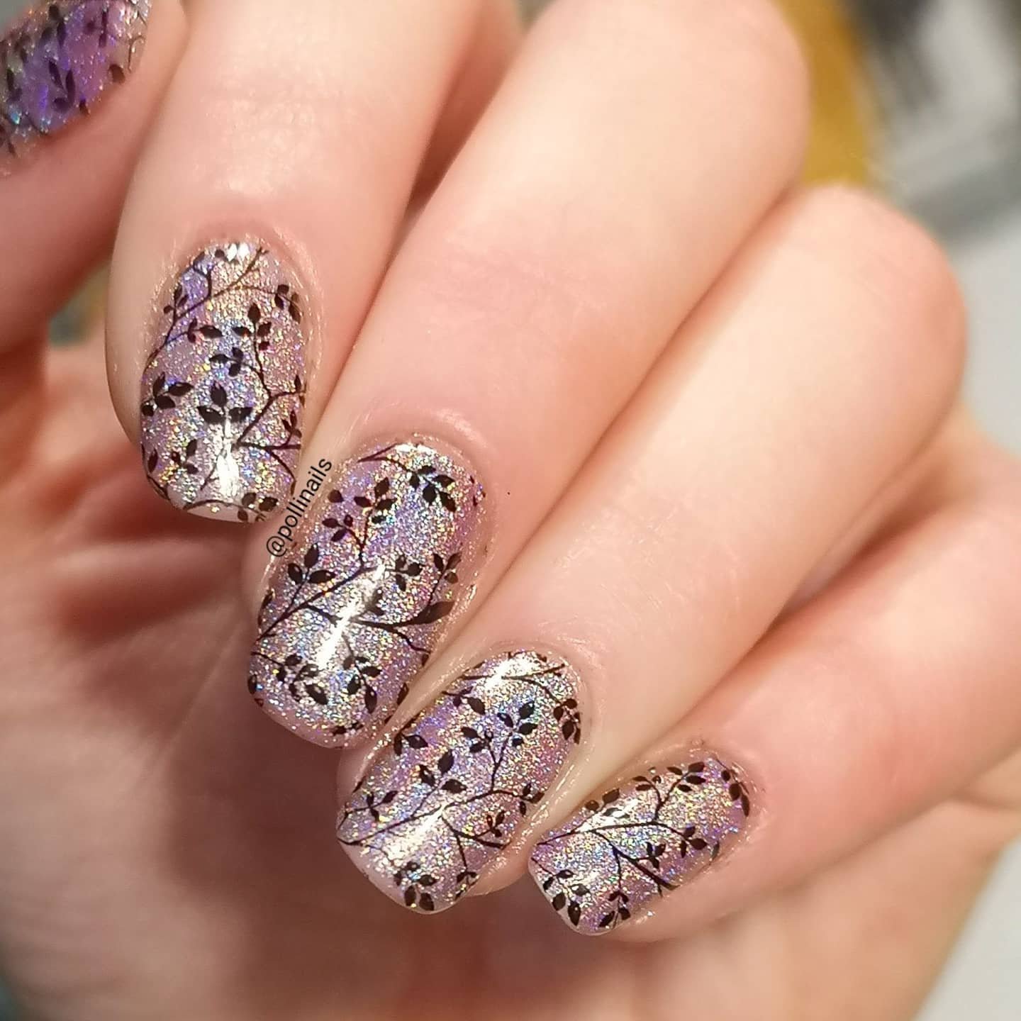Glitter Leaf Nails