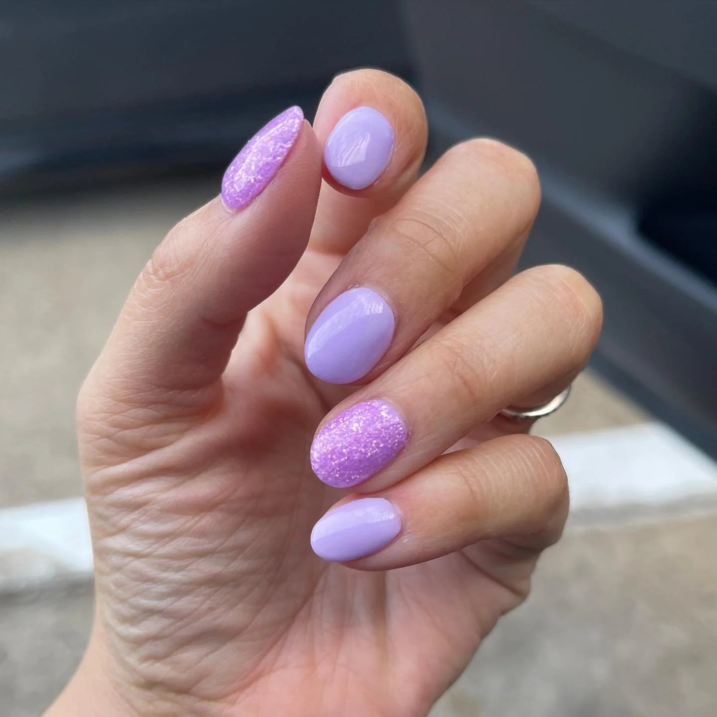 Glitter Accent Nails