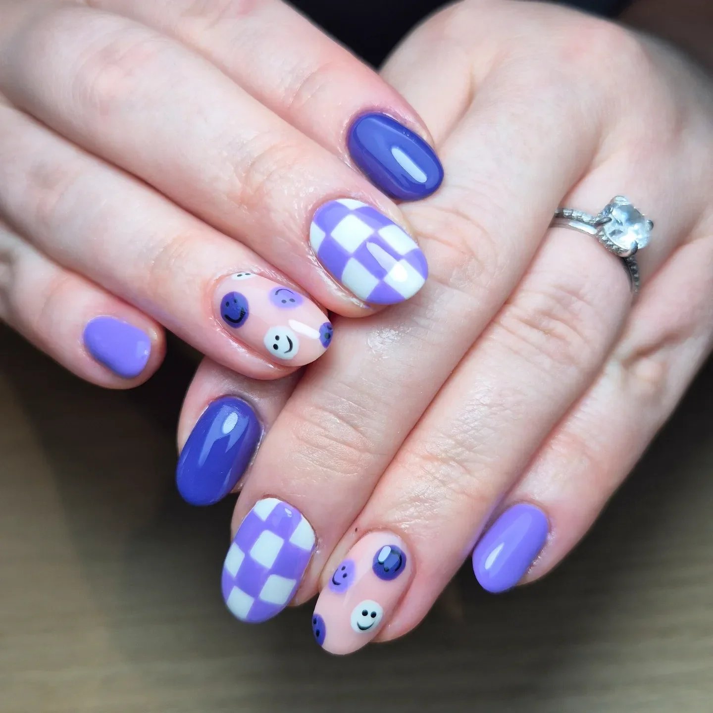 Lavender Gingham Smiley Nails