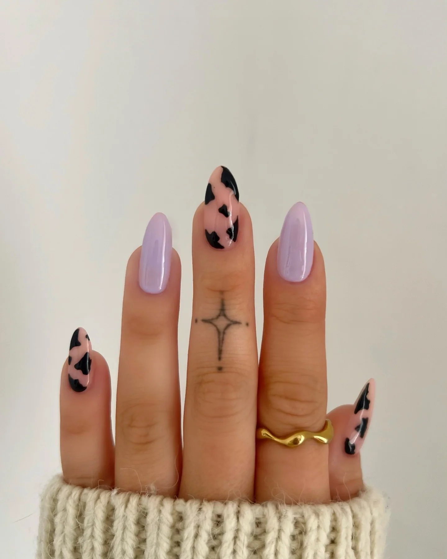 Lilac Abstract Accents