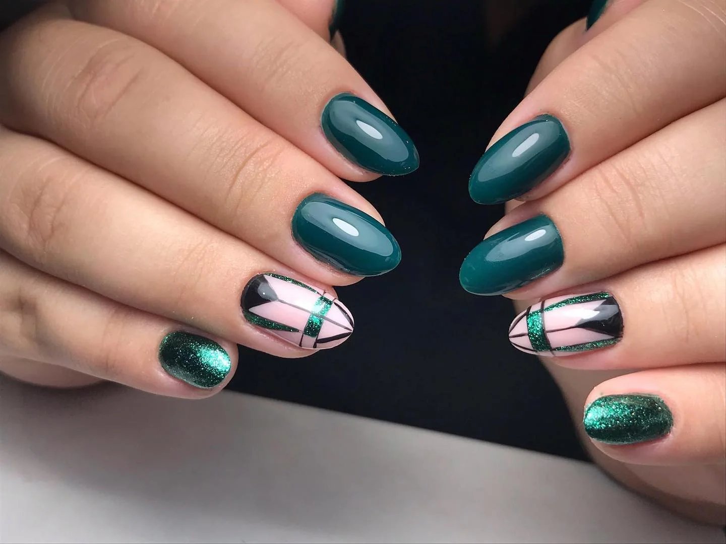 Plaid Accent Nails