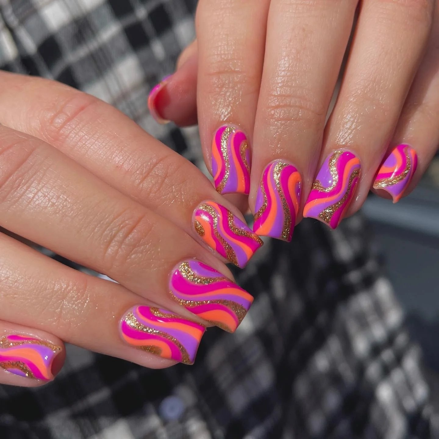Retro Swirl Nails