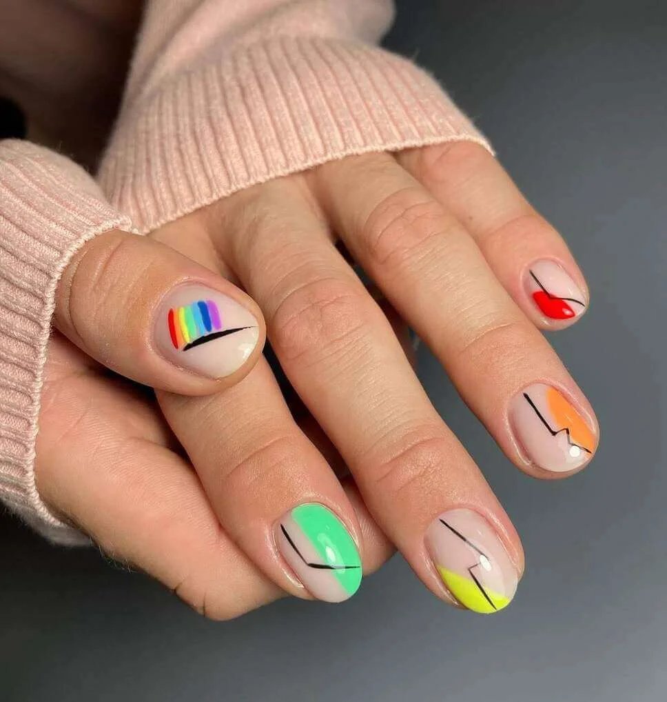 Nude Base, Color Lines