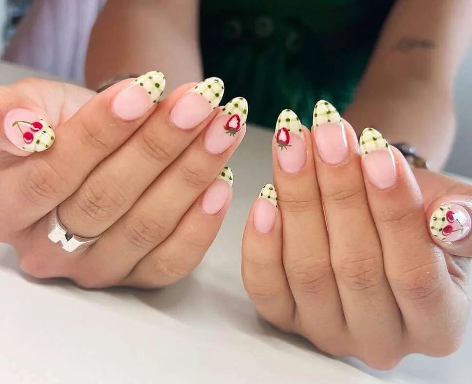 Gingham French Tips