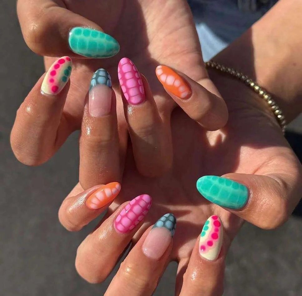 Bright bubble nails