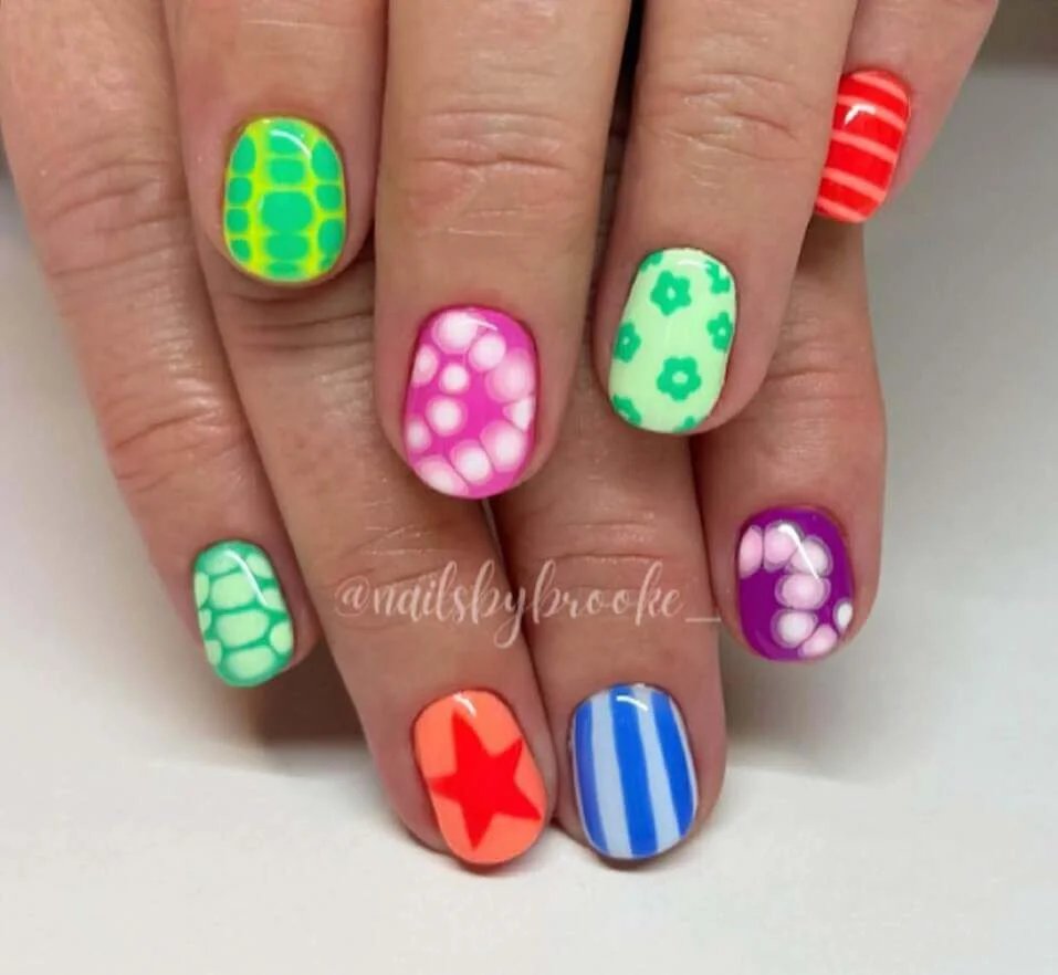 Colorful short summer nails