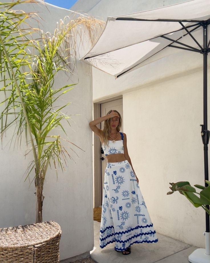 Crisp white with cobalt