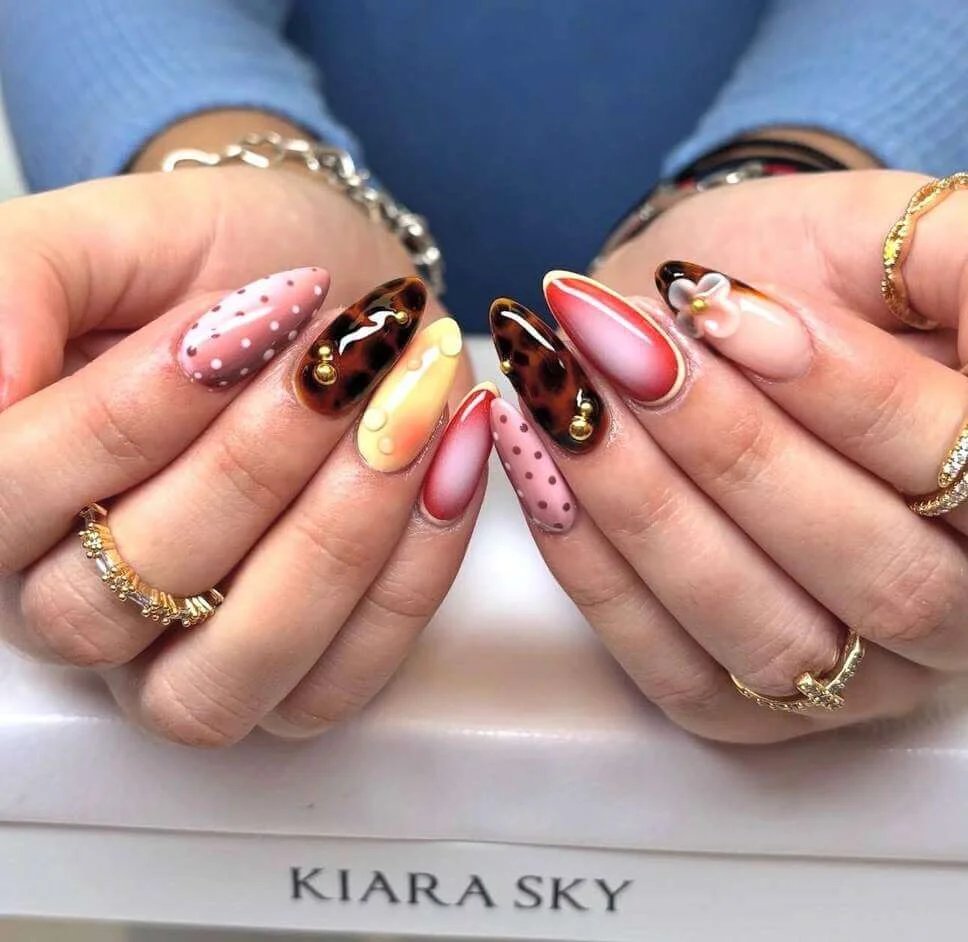 Mocha Swirl Nails