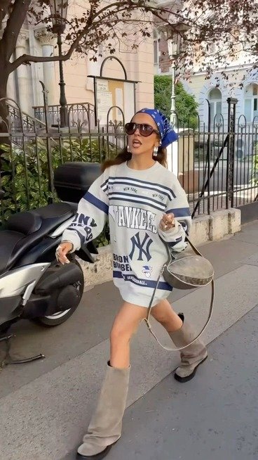 Oversized Yankees sweatshirt