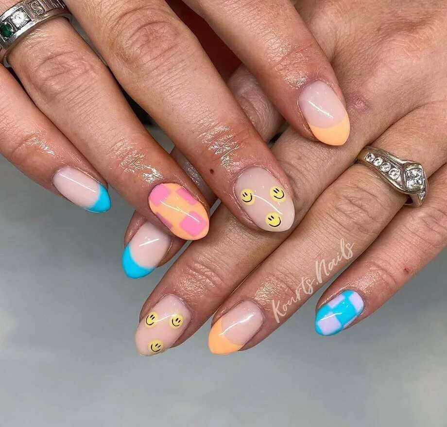 Pastel smiley nails