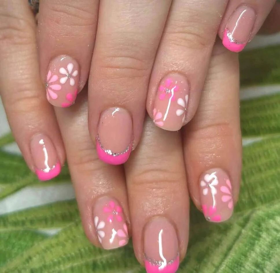 Pink daisy French tips