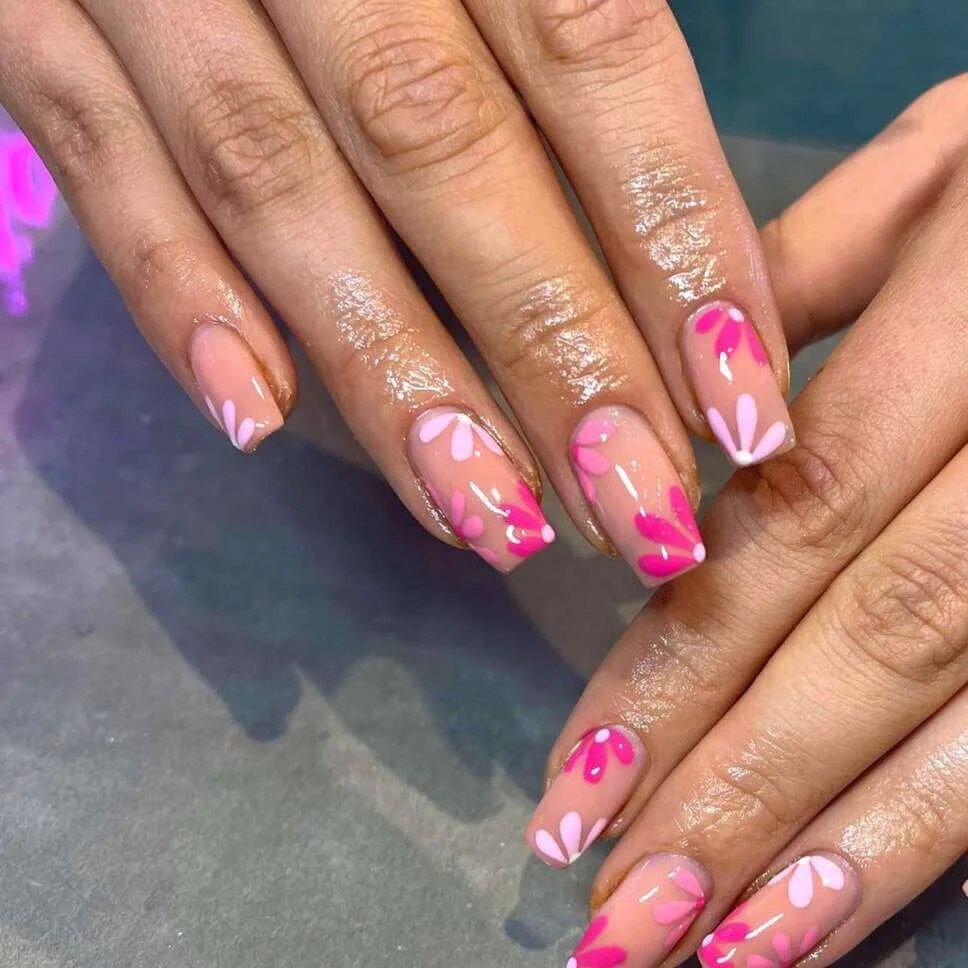 Pink Daisy Nail Art