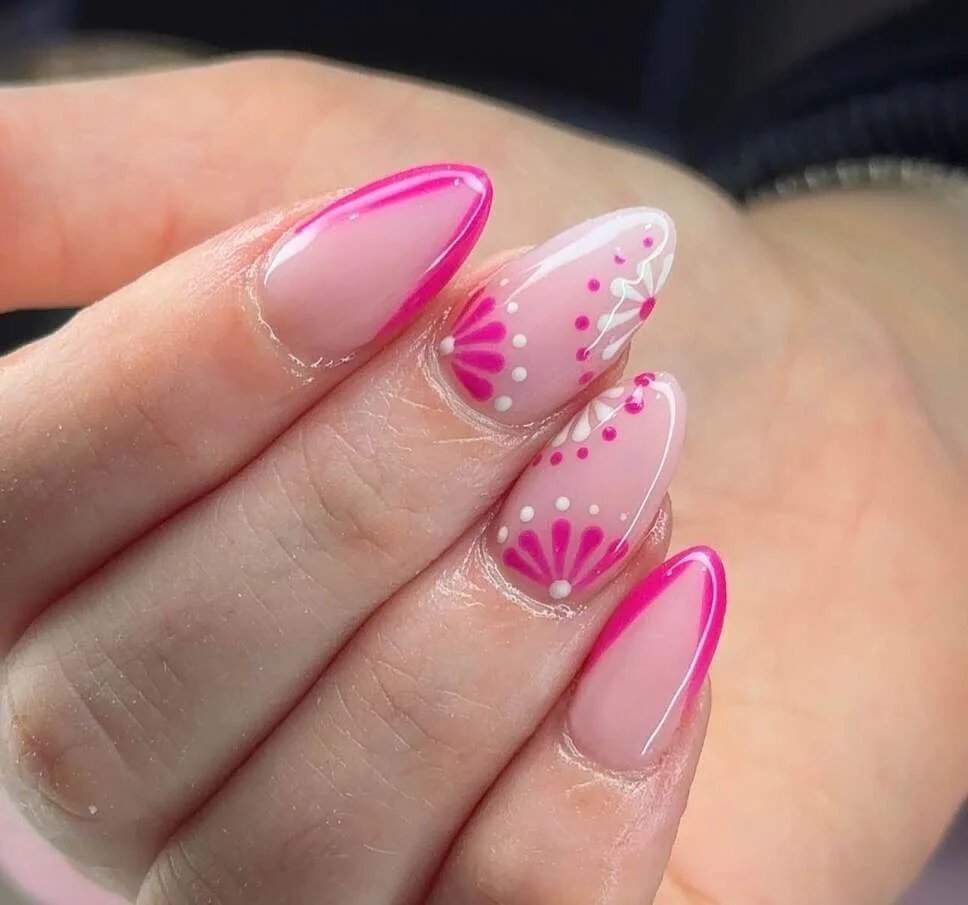 Pink daisy nails