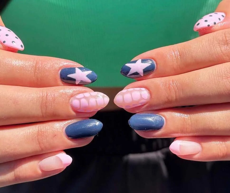 Preppy star accents