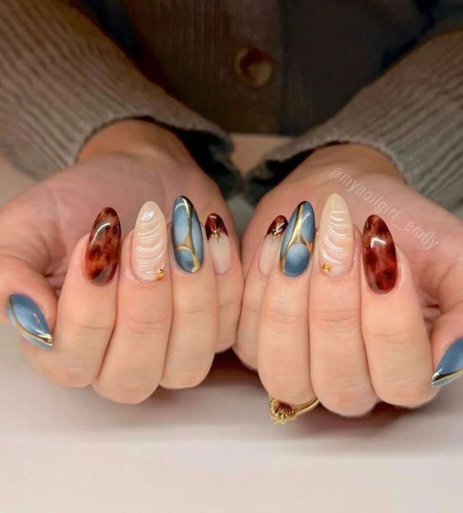 Blue tortoiseshell nails