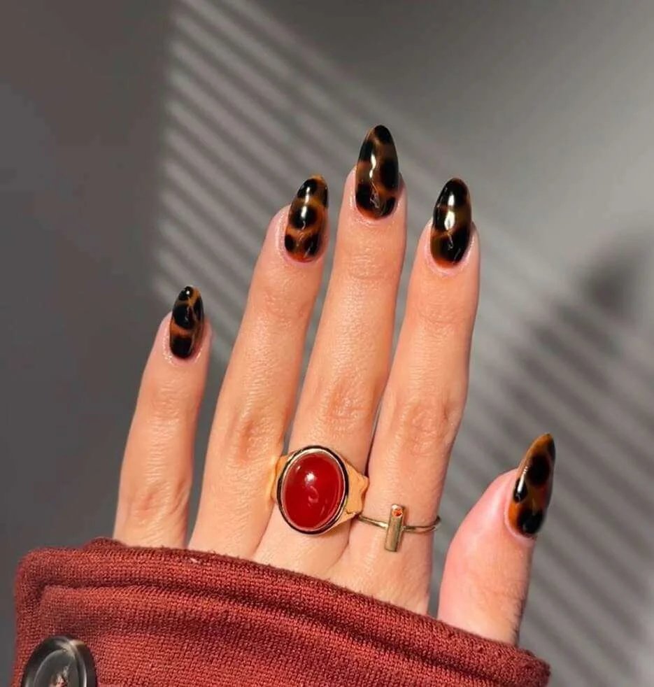 Glossy Tortoiseshell Nails